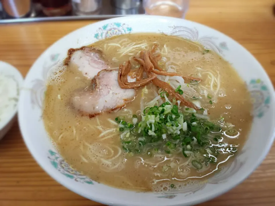 下関市ラーメン「楽」|たかたかლ(^o^ლ)さん