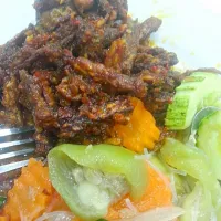 Snapdishの料理写真:Petola masak air, ulam timun, tempe sambal kering|Izni Arifah Shuibさん