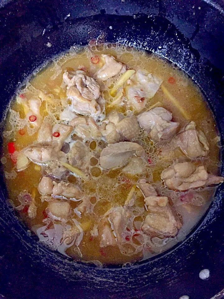 Snapdishの料理写真:Sinampalukang manok dinner mangan..|jerika magno garciaさん