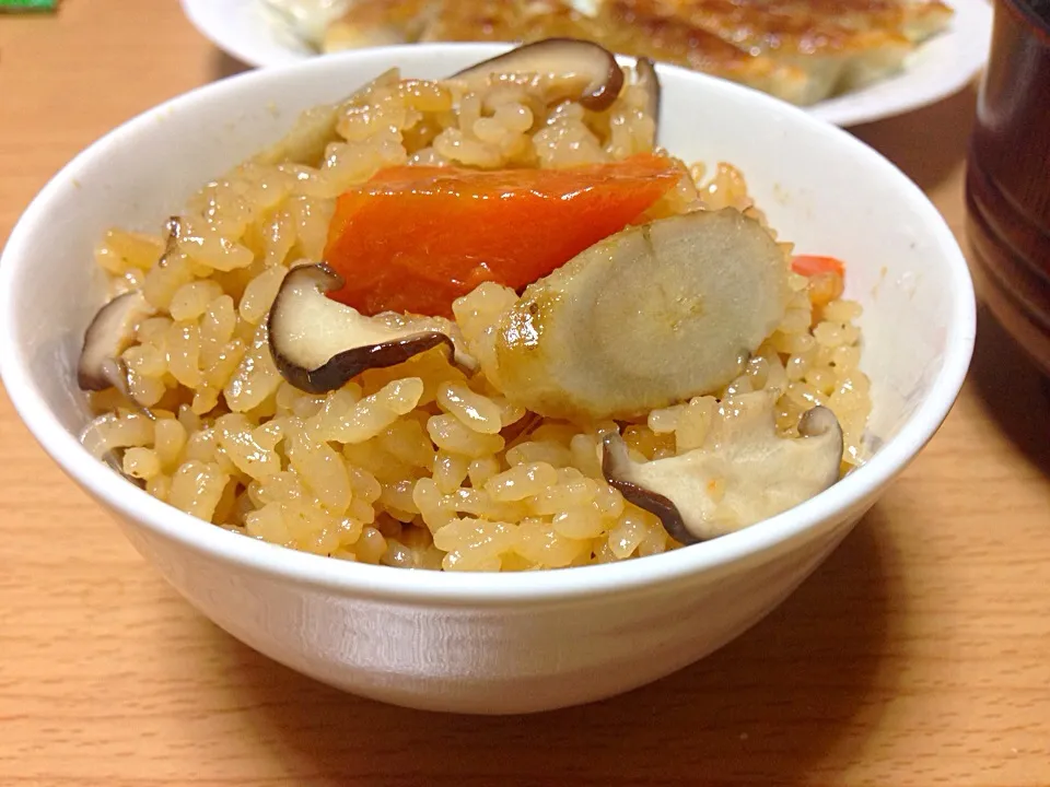 鶏の柔らか煮リメイク炊き込みご飯(*^^*)|こんこんさん