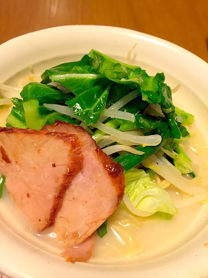 モヤシと春キャベツもりもり博多ラーメン|さくたえさん