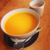 Snapdishの料理写真:Pumpkin soup (w carrot)|Bee.pさん