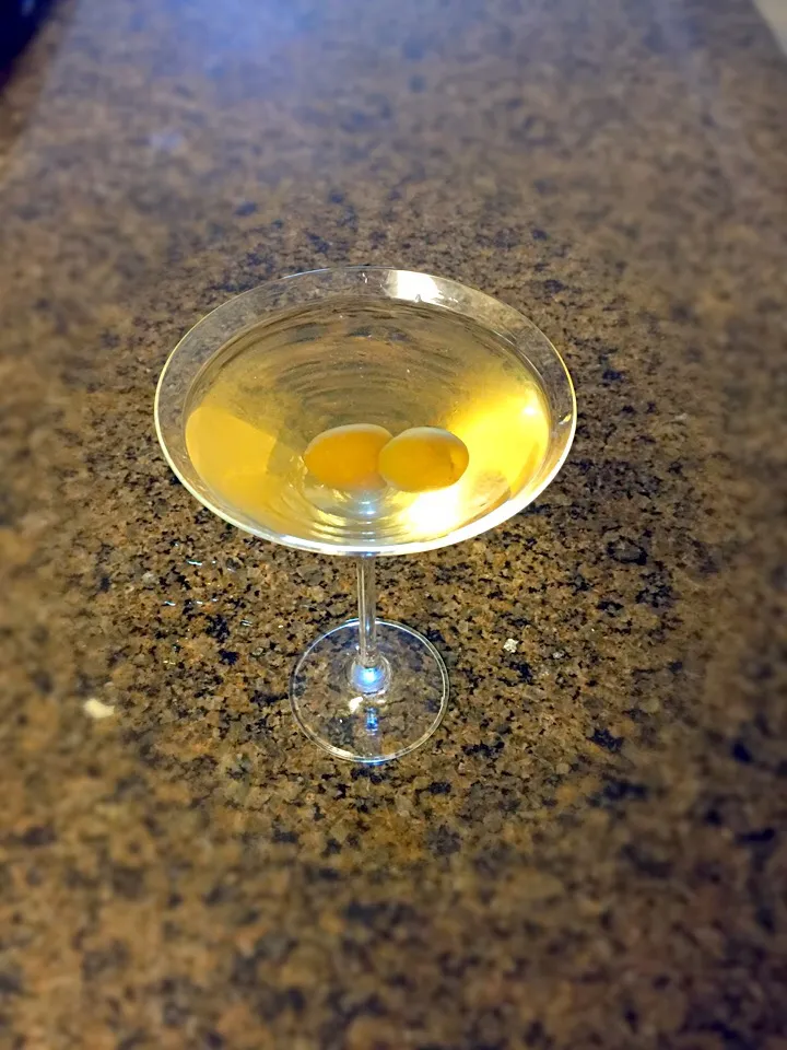 It's Friday night and luckily Martini's are vegan! 🍸|Noeline Venturaさん