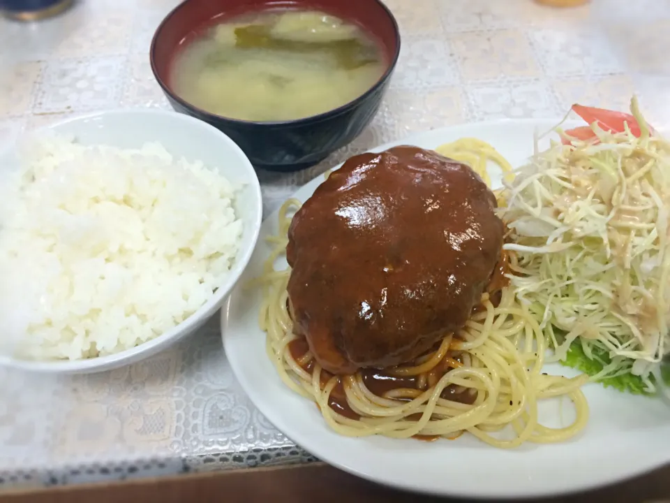 ハンバーグ定食|SAKURAさん