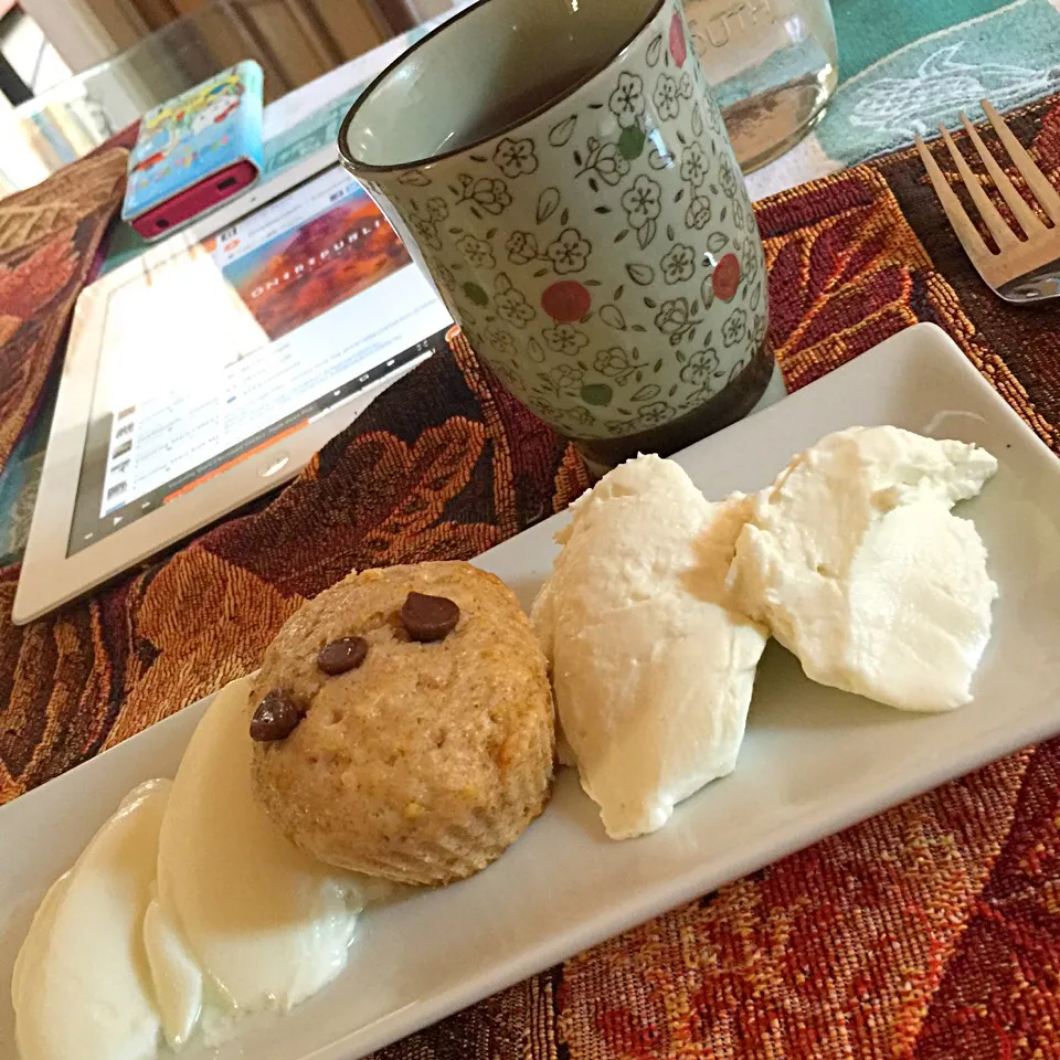 Yougurt, Lemon muffin and greek yogurt|Rhodalyn Izza Tさん