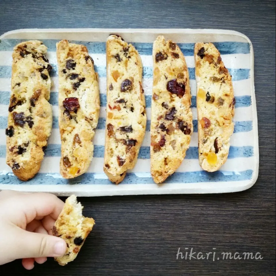 おから、ドライフルーツのビスコッティ！今日はチョコチップ入り🌸|ひかりママさん