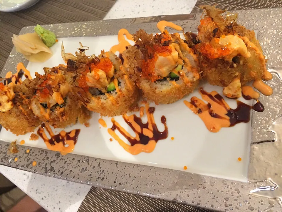 Snapdishの料理写真:Volcano rolls|Niki Snidvongs Na Ayudhyaさん