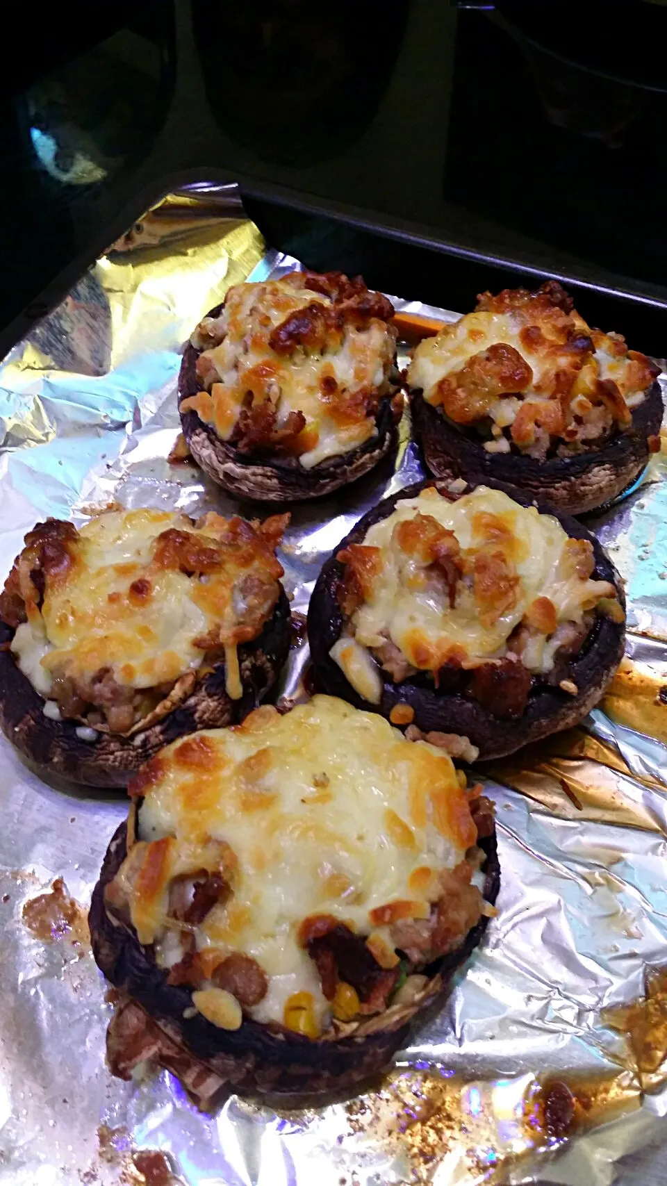 Snapdishの料理写真:Baked Portobello, very juicy|Nicole Ngさん