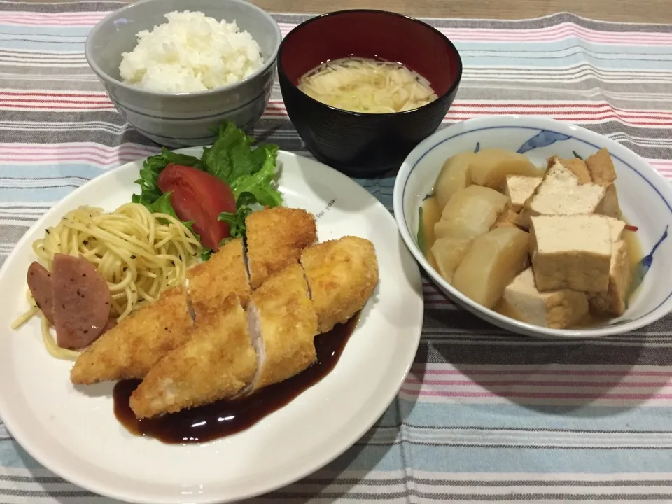 ささみフライにバジルパスタ添え・厚揚げとカブの生姜煮・えのきとネギ味噌汁|まーままさん