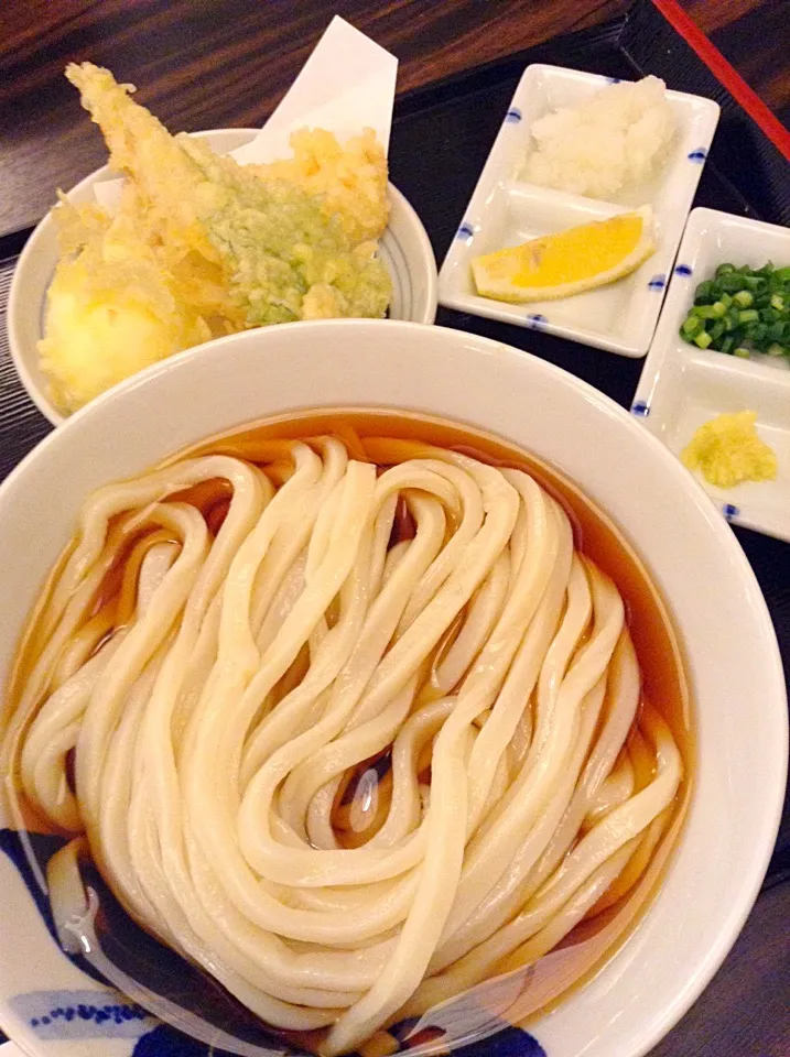 Snapdishの料理写真:ちく玉ぶっかけうどん（冷）@手打饂飩 寿庵（本郷町）|Kazuya Miyukiさん