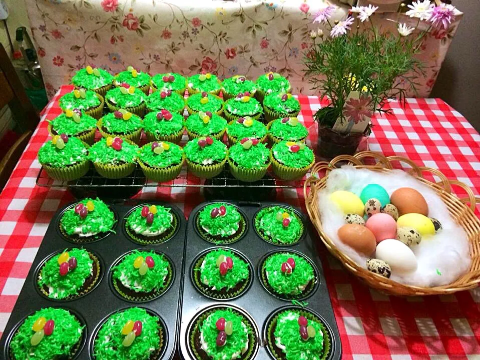 Easter eggs and cupcakes 👍🙏|Babyluv Cabrera Ocampoさん