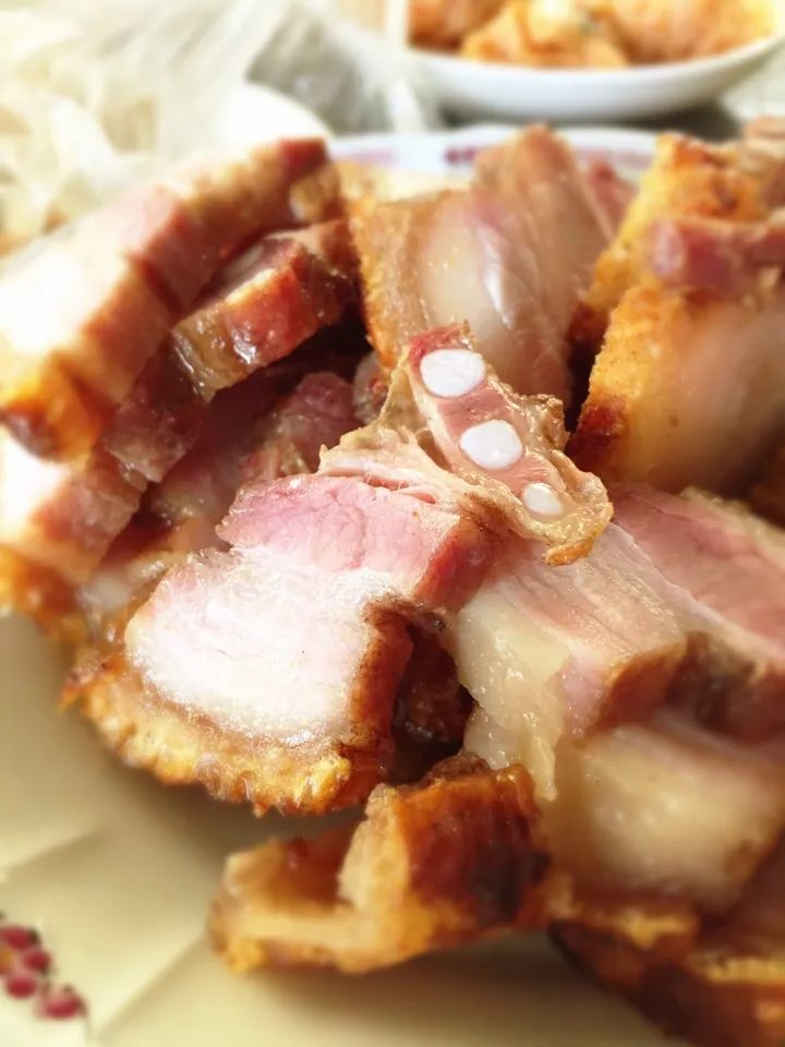 Crispy Roast Pork|Sam: photos by iPhoneさん