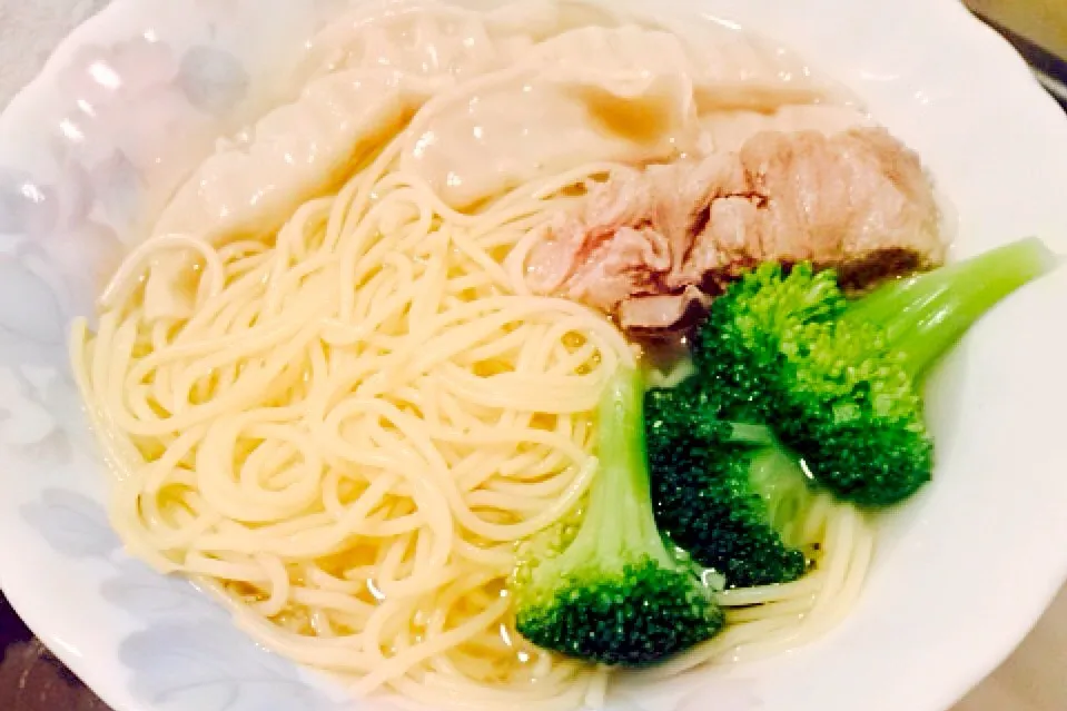 Dumplings, Pig-Bone, and Broccoli spaghetti soup :D|KHaylee09さん