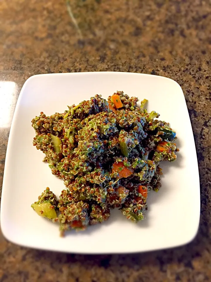 Italian vegetable red quinoa with basil pesto.|Noeline Venturaさん