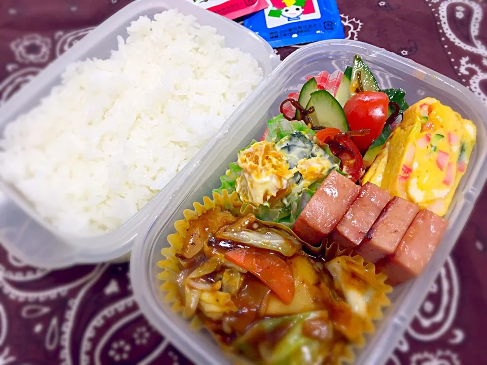 Snapdishの料理写真:たまには自分でご飯にふりかけかけて食べたいんだってー弁当|ちもこさん