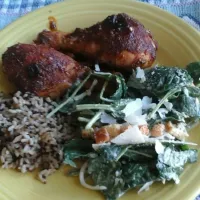 sweet and spicy drumsticks with cesar kale salad and quinoa and brown rice mix|Lori Beardさん