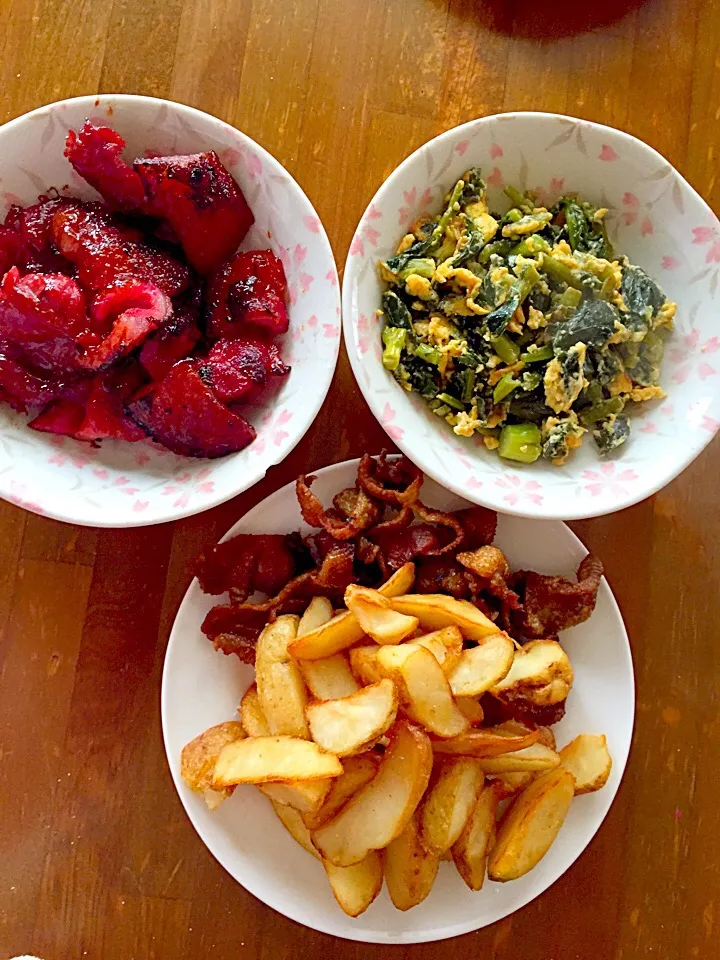 Chicken skin,mustasa w/ egg#tocino#french fries..kiddos Asa gohan☺️|jerika magno garciaさん