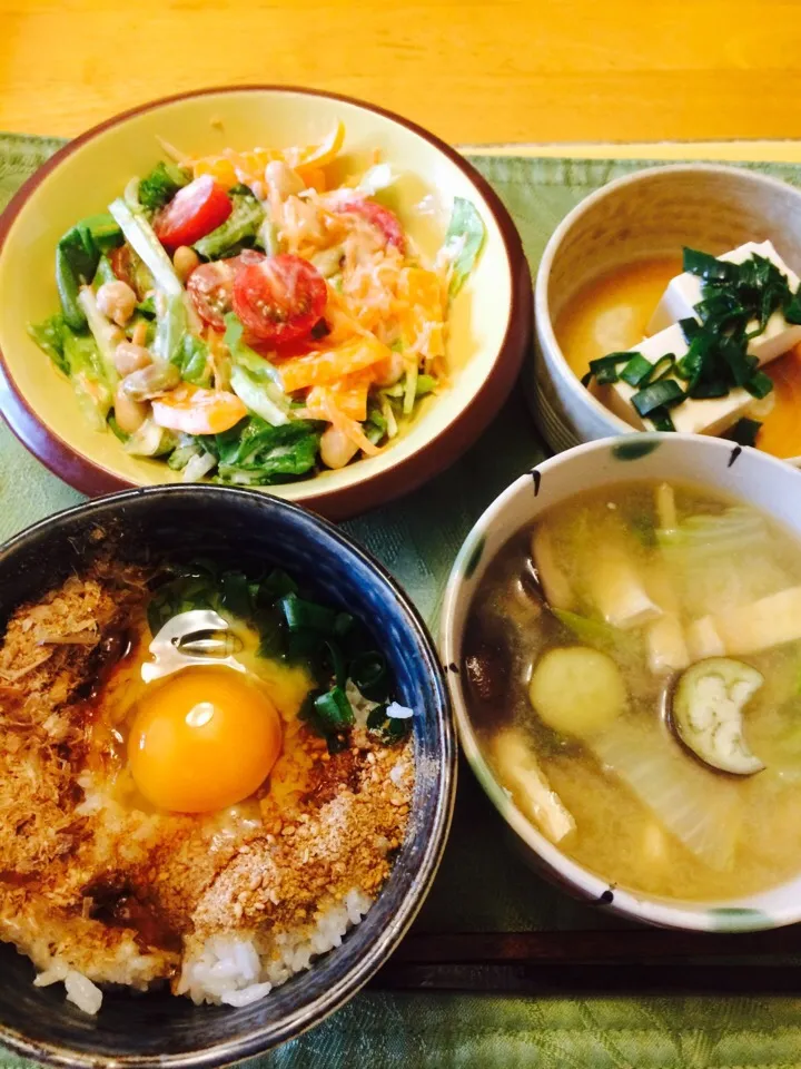 Snapdishの料理写真:昼遅いので、朝ご飯沢山。|hiromangeさん