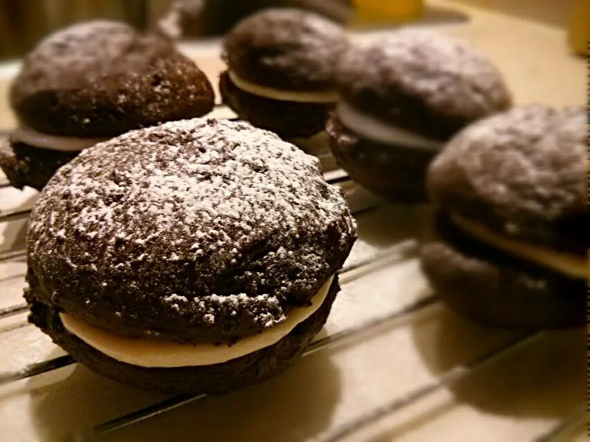 Chocolate whoopie pies ♥|Julie Tranさん