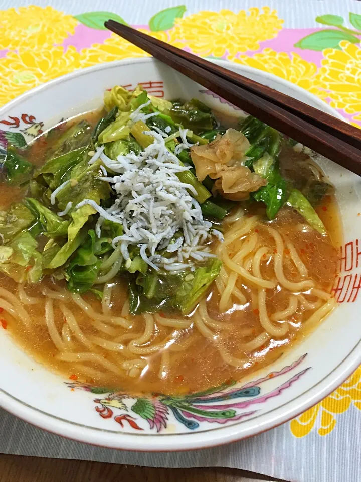 春キャベツたっぷりピリ辛味噌ラーメン|wildcat山猫さん