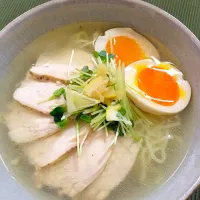 レンチン鶏と味付け卵で、塩ラーメン