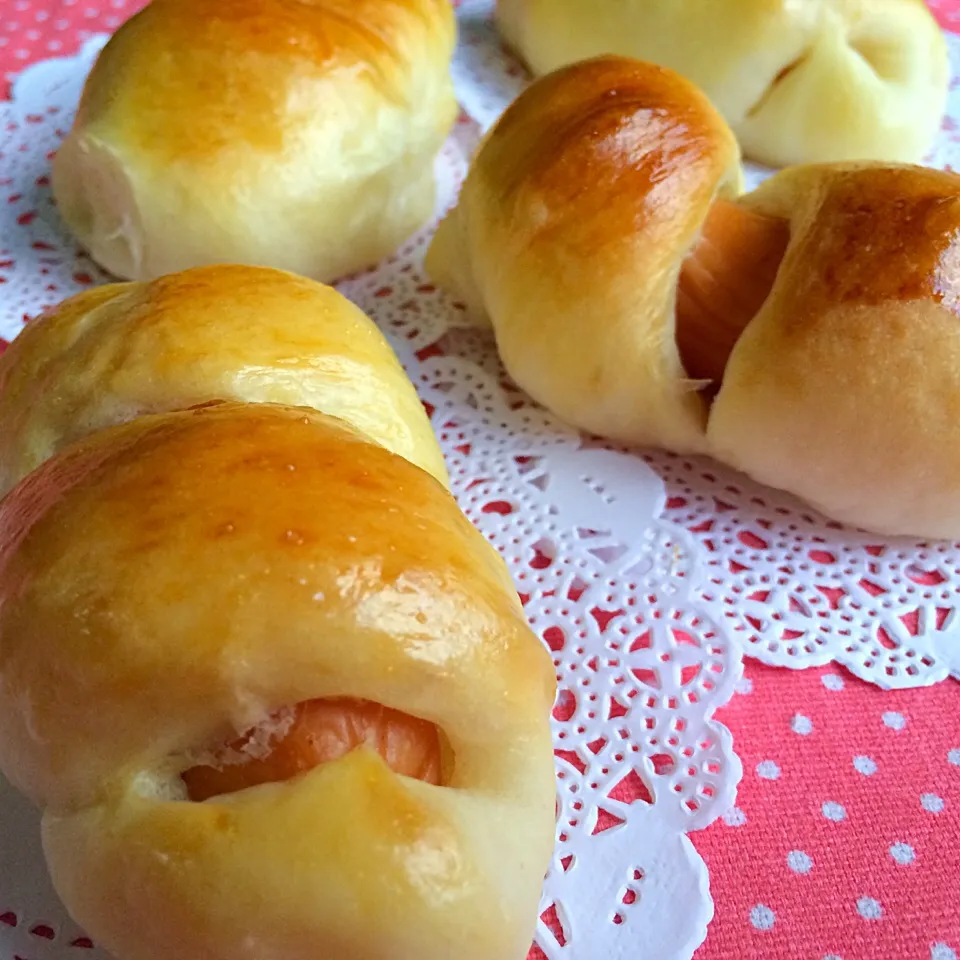 Cheesy mini sausage rolls|Trish Wongさん