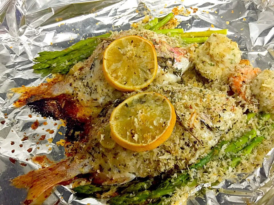 Snapdishの料理写真:連子鯛の香草パン粉焼き。Oven baked herb stuffed red snapper.|Sayaka Jinsenji Huletteさん