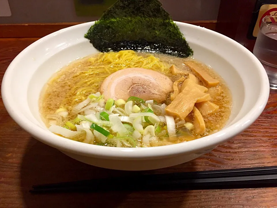 醤油ラーメン|マハロ菊池さん