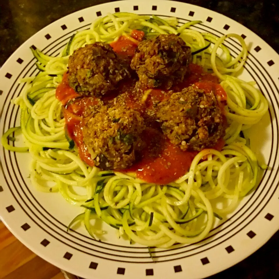 Snapdishの料理写真:#eggplant meatballs and #zucchini noodles.  #spiralizer|Ellis Hechtさん