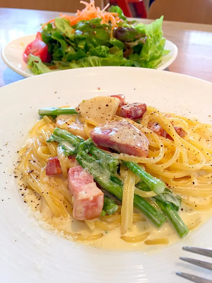 春野菜のクリームパスタ。筍の食感が春ですね。ロンハーマンCafeのランチタイム(*´∀｀*)|Kumi_loveさん