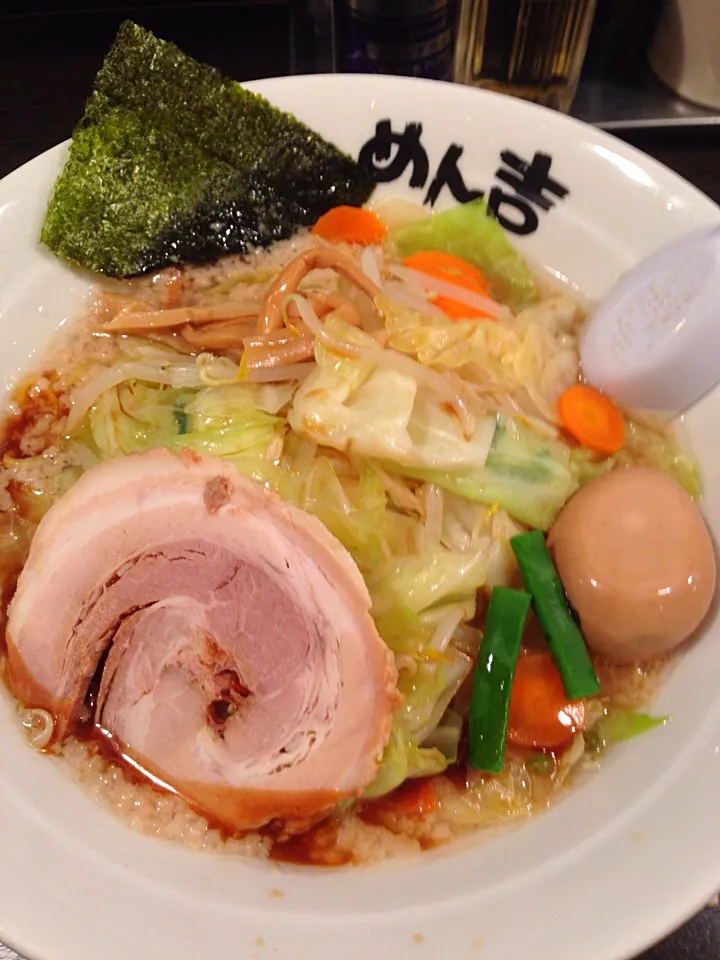 Snapdishの料理写真:豚醤背脂ラーメン|yamazatさん