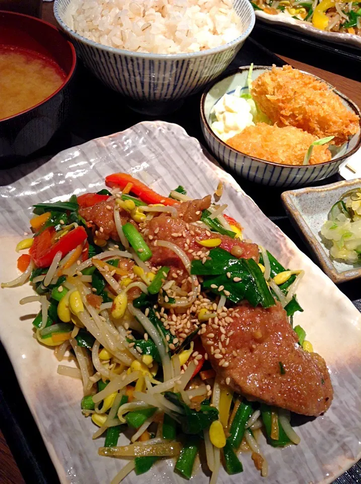 レバニラ炒め+カキフライ定食@居酒屋 じゅん（東大宮）|Kazuya Miyukiさん