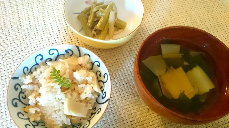 Snapdishの料理写真:筍ご飯、筍のお吸い物、若ごぼうの煮物|kumikoさん