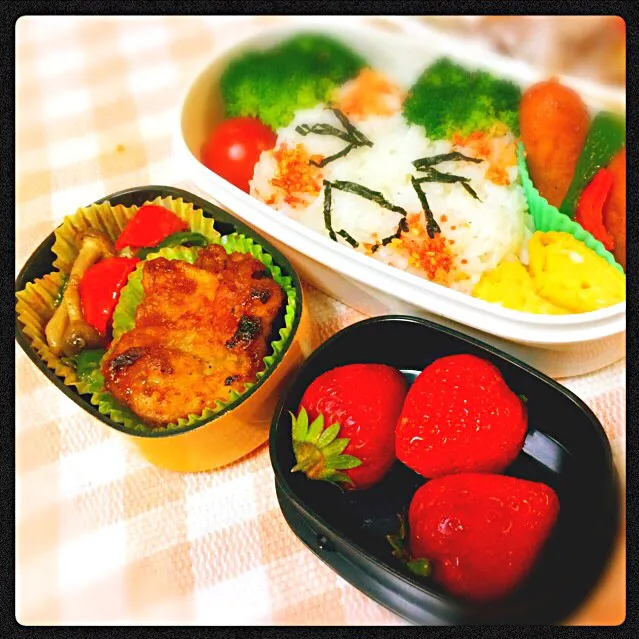 Snapdishの料理写真:トロのお花見弁当2015|wanaminさん