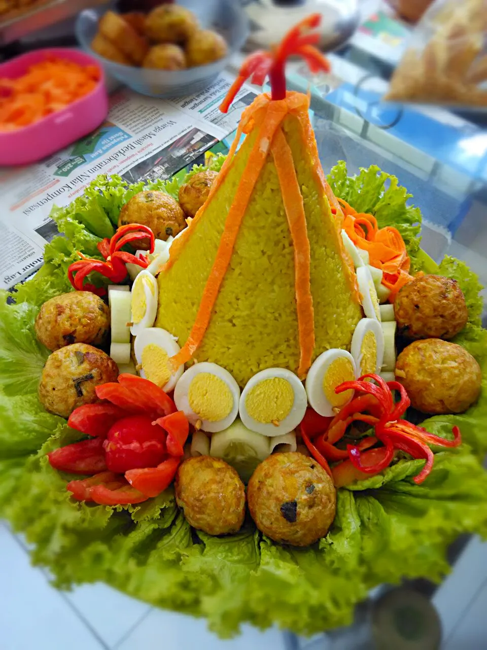 Yellow Rice Mountain With Noodle Ball|Dessy Luckytaningtiasさん