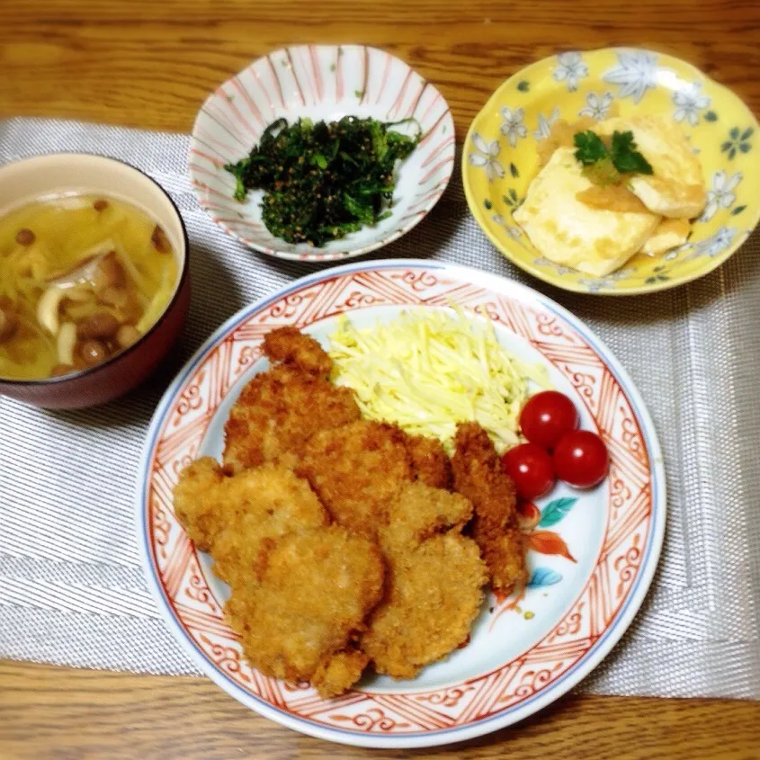 野菜とキノコのおすまし・春菊胡麻よごし・豆腐のみぞれ煮・フィレカツ|美也子さん