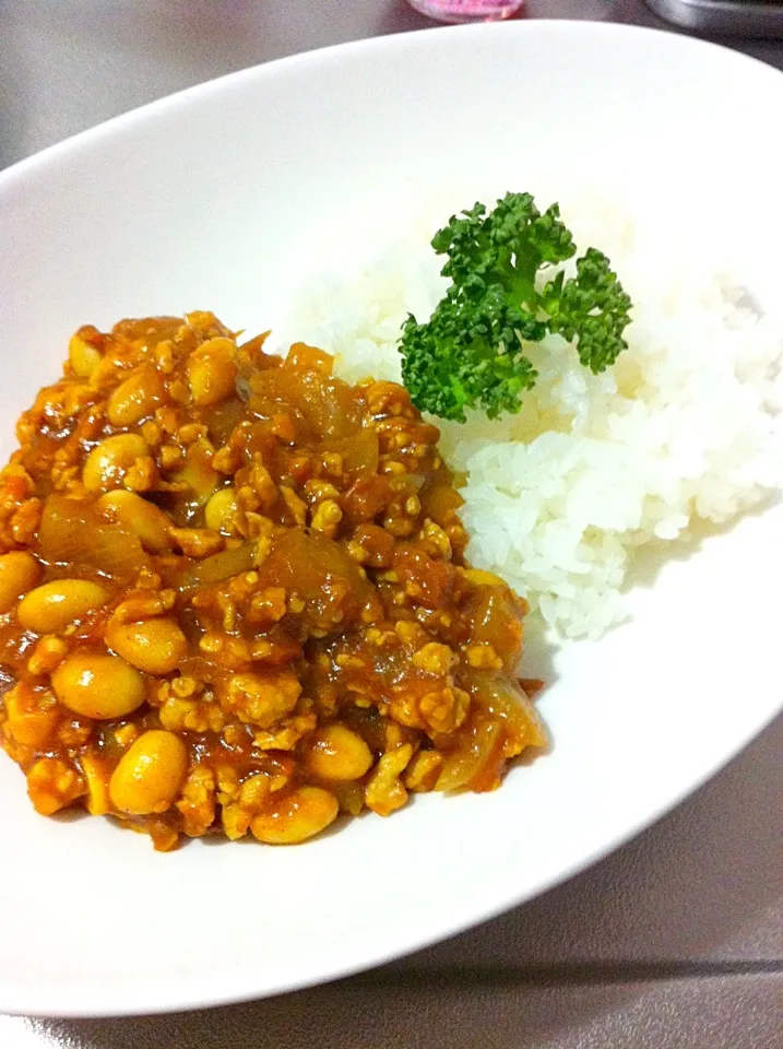 豆とトマトのドライカレー|ヒラっぴーさん