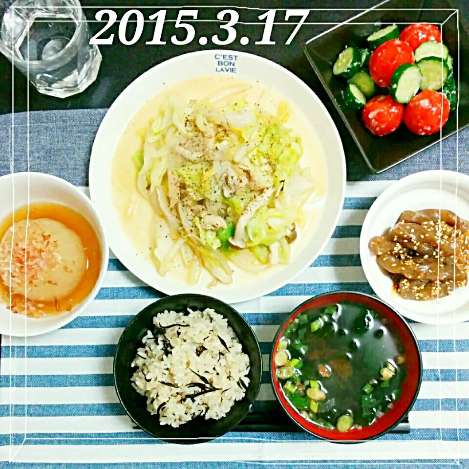 Snapdishの料理写真:✡鶏皮入り野菜炒め✡カブの柔らか煮✡きゅうりとトマトの塩麹合え✡蒟蒻の照り煮✡お味噌汁✡ひじきご飯|もこハムさん