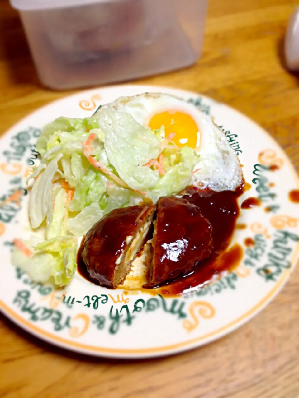 Snapdishの料理写真:チーズインハンバーグと目玉焼き|Kunisanoさん