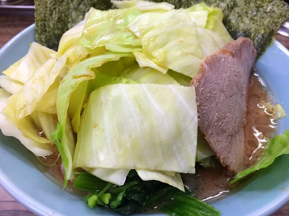 Snapdishの料理写真:ラーメン キャベツダブル のり|tecklさん