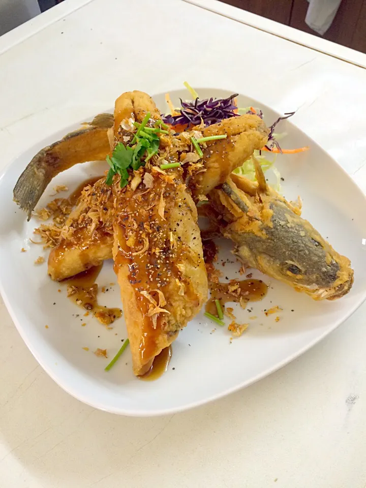 Seabass Garlic and pepper sauce|Koi Jeerananさん