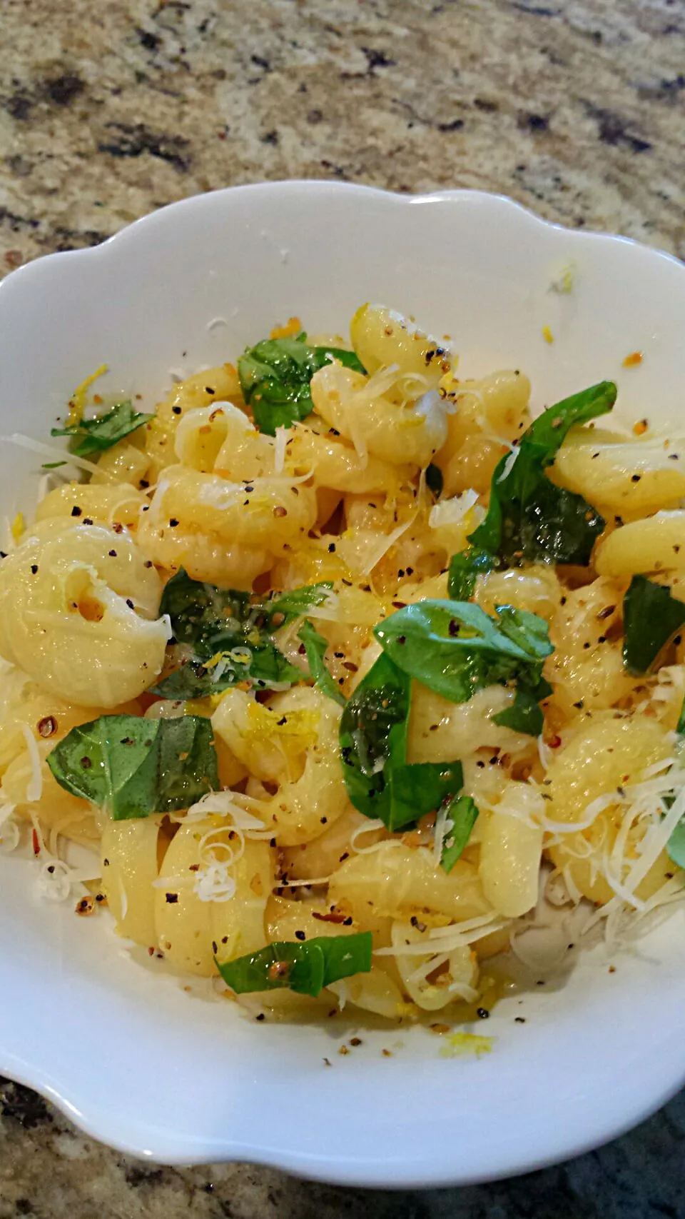 simplicity: Vegetarian Parmesan Lemon Basil Trottole pasta. #pasta#basil#Vegetarian #lemon#parmesan #healthyliving#eatclean|lisaさん