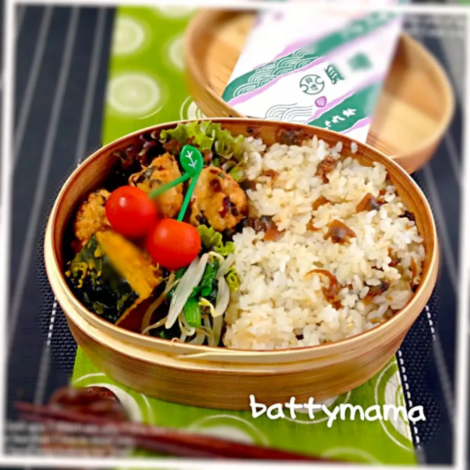 Snapdishの料理写真:しぐれ煮混ぜご飯&お豆腐ナゲット弁当〜♡battymamaの節約しても美味しいお弁当♡|ばってぃーまま＠♪さん