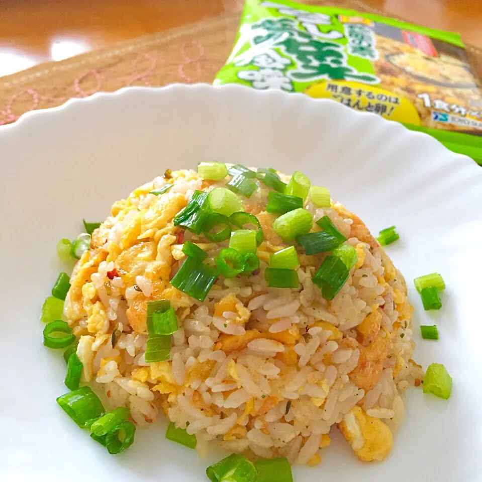 マルちゃんからし高菜風味炒飯の素でチャーハン|カウンター嬢さん