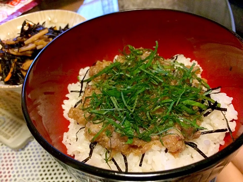 ひじき煮&鯵のなめろう丼|ほぶまりさん