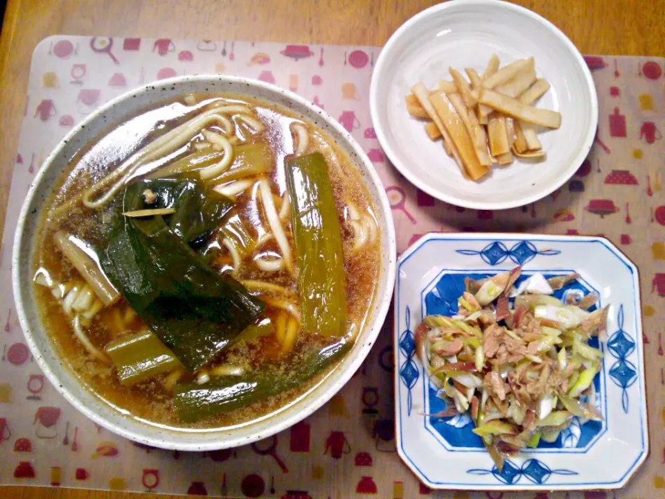 Snapdishの料理写真:４月３日 鶏うどん みょうがとツナのネギサラダ 大根の皮のポン酢漬け|いもこ。さん