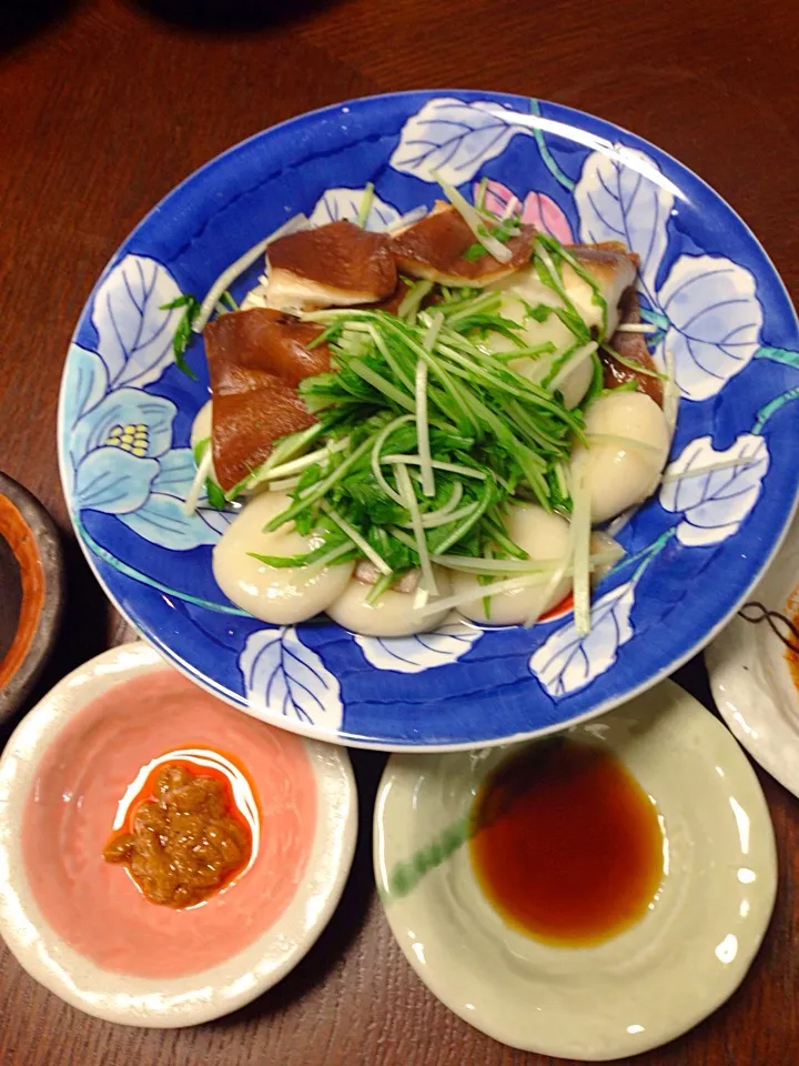 Snapdishの料理写真:肉厚椎茸と胡麻だれ水餃子|Kotera Kimikoさん