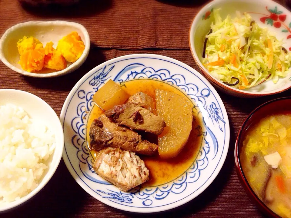 ブリ大根 かぼちゃの煮物 キャベツ昆布サラダ お味噌汁|kao♡さん