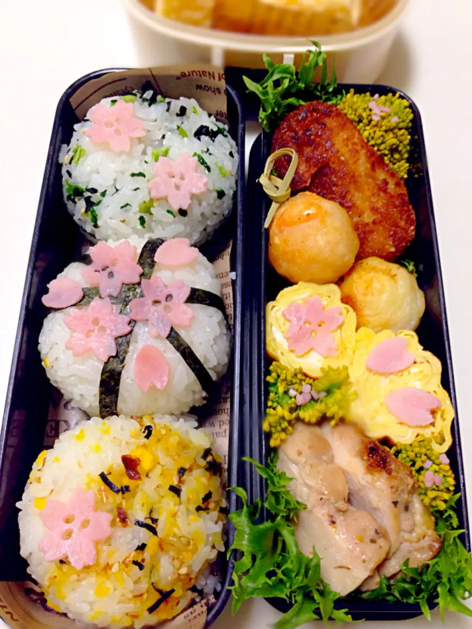 Snapdishの料理写真:4/8 弁当|Mikaさん