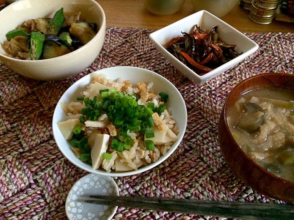 朝ごはん★オクラとなすの肉みそ炒め、きんぴらごぼう、筍ごはん、みそ汁|ハルさん